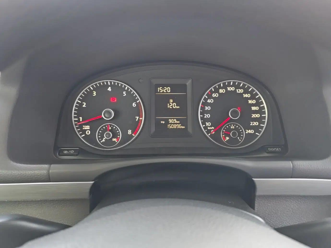 Volkswagen Touran 2015 1.4T Manual Fashion Edition 5-Seater — миниатюра 14