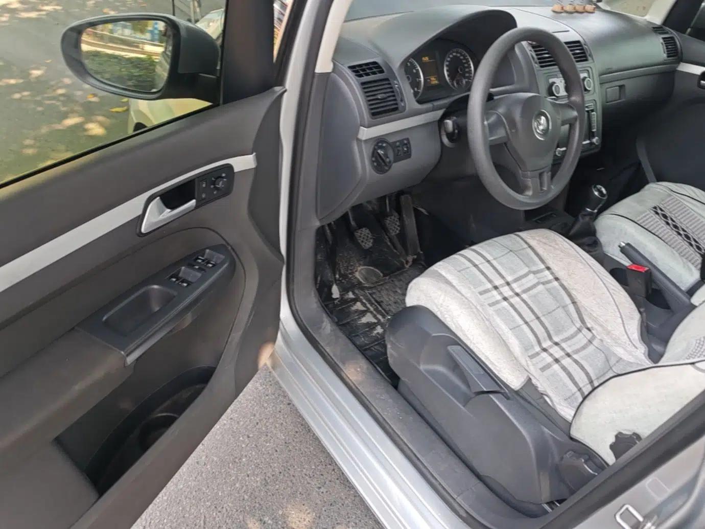 Volkswagen Touran 2015 1.4T Manual Fashion Edition 5-Seater — миниатюра 18