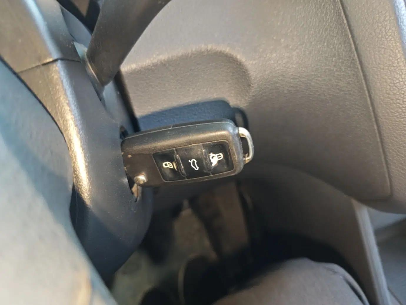 Volkswagen Touran 2015 1.4T Manual Fashion Edition 5-Seater — миниатюра 22