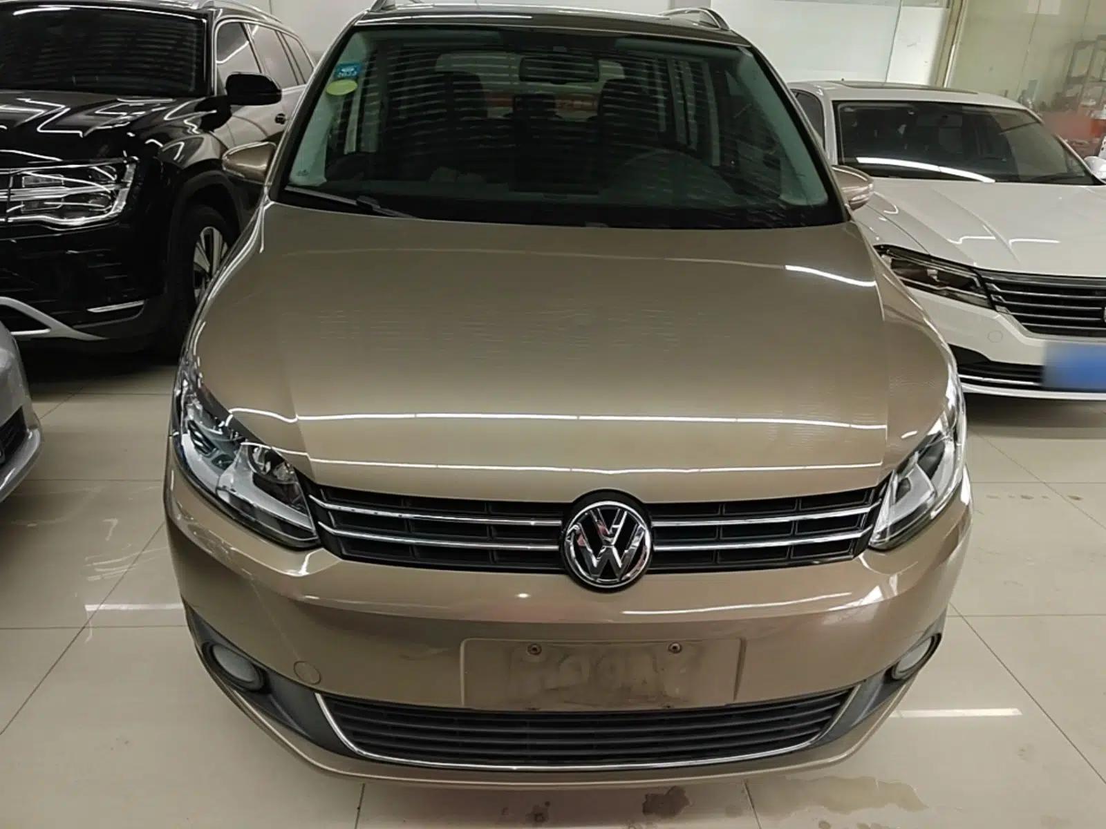 Volkswagen Touran 2015 1.4T DSG Comfort Edition 5 Seats — миниатюра 2