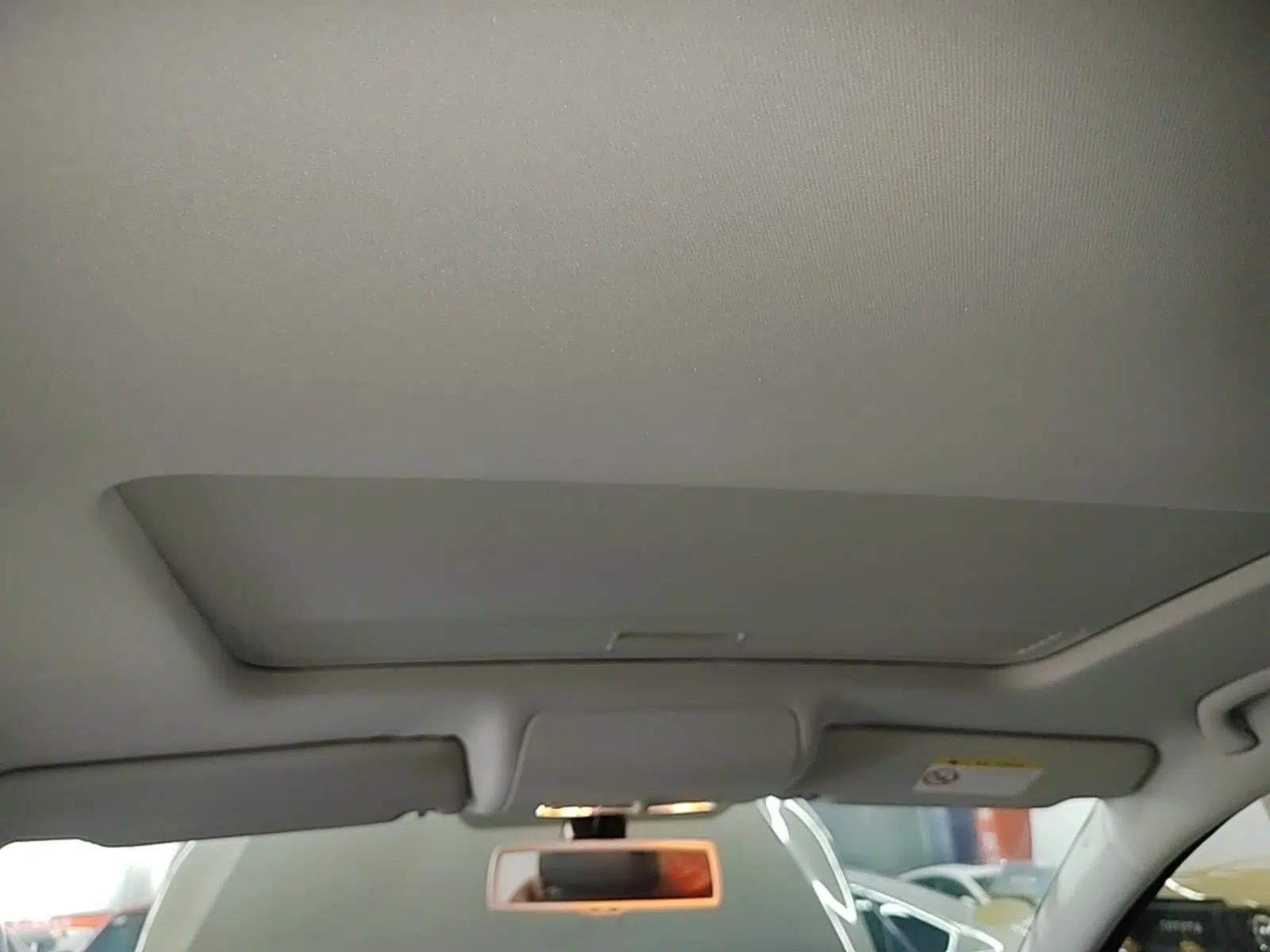Volkswagen Touran 2015 1.4T DSG Comfort Edition 5 Seats — миниатюра 21