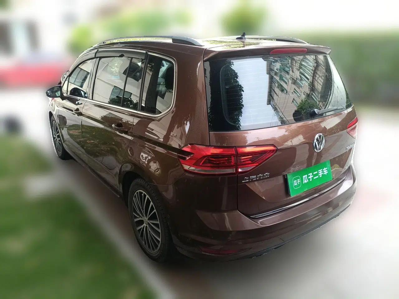 Volkswagen Touran 2016 Volkswagen Touran L 330TSI DSG Luxury Edition — миниатюра 4
