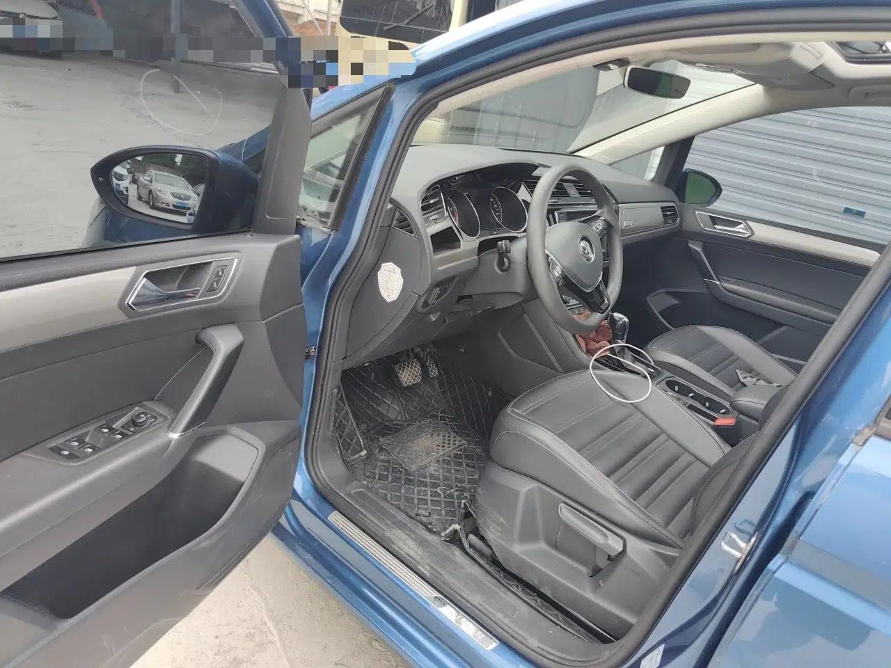 Volkswagen Touran 2018 Volkswagen Touran L 280TSI DSG Comfort Edition 7 Seats China VI Standard — миниатюра 17