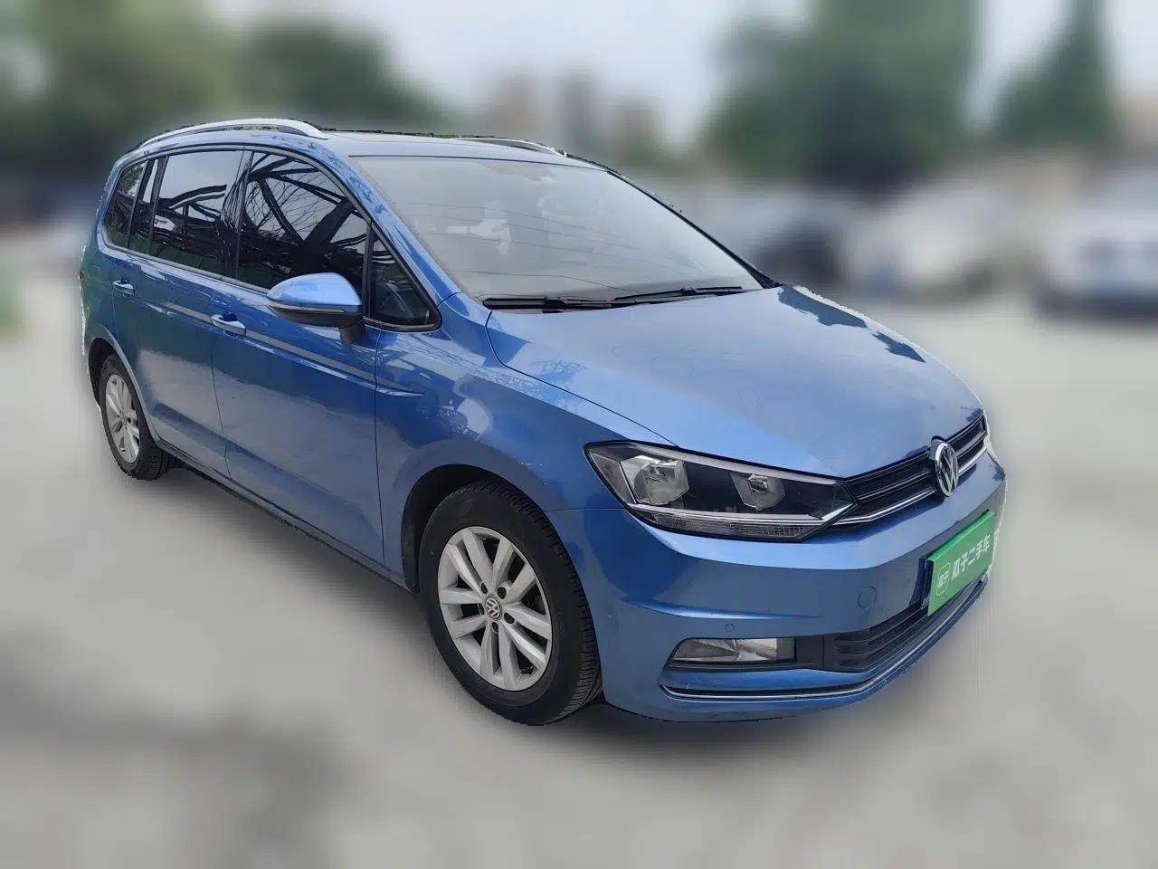 Volkswagen Touran 2018 Volkswagen Touran L 280TSI DSG Comfort Edition 7 Seats China VI Standard — миниатюра 3