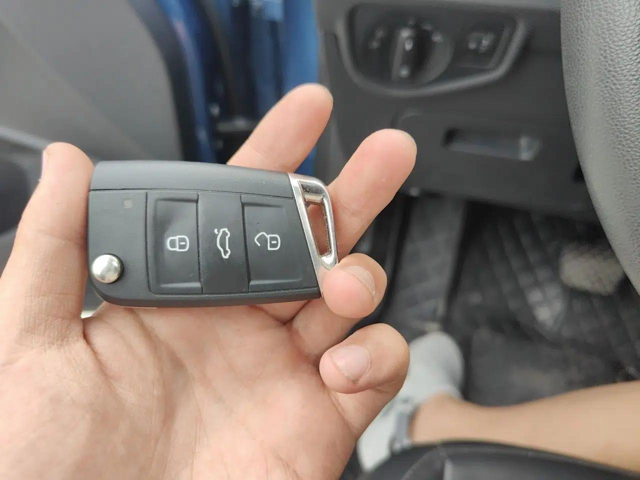 Volkswagen Touran 2018 Volkswagen Touran L 280TSI DSG Comfort Edition 7 Seats China VI Standard — миниатюра 9