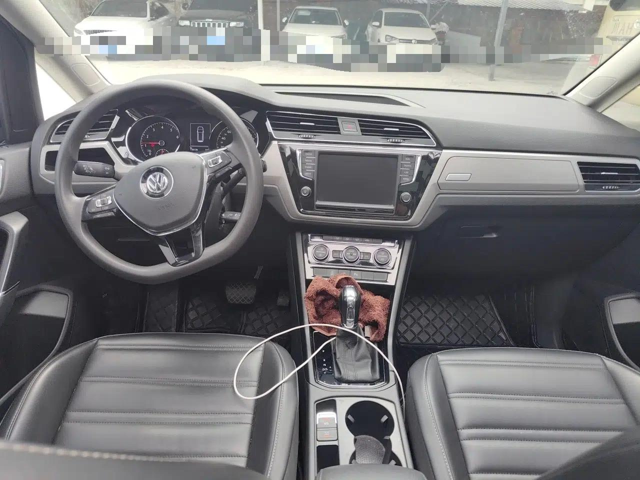 Volkswagen Touran 2018 Volkswagen Touran L 280TSI DSG Comfort Edition 7 Seats China VI Standard — миниатюра 10