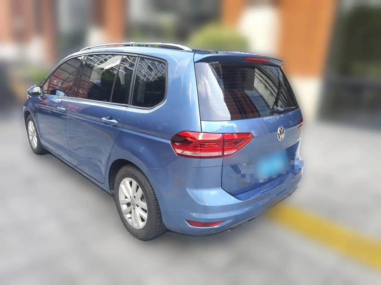 Volkswagen Touran 2018 Volkswagen Touran L 280TSI DSG Comfort Edition 7 Seats China VI Standard — миниатюра 4
