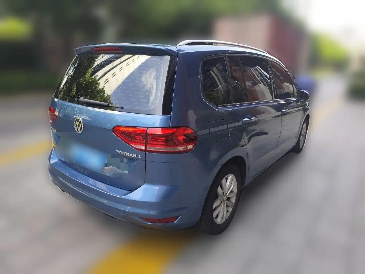 Volkswagen Touran 2018 Volkswagen Touran L 280TSI DSG Comfort Edition 7 Seats China VI Standard — миниатюра 6