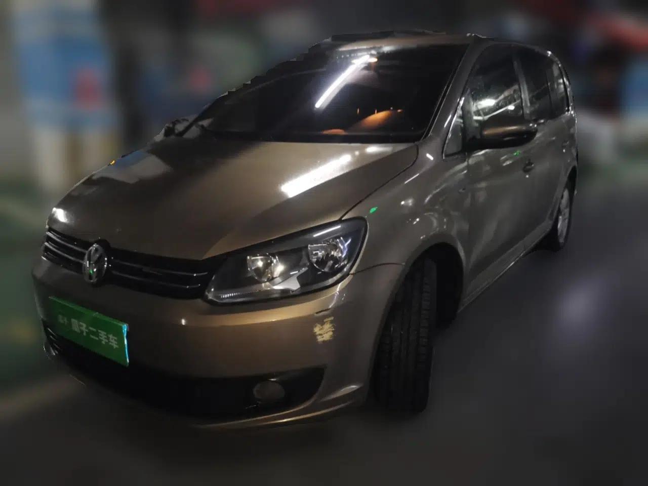 Volkswagen Touran 2013 1.4T Manual Fashion Edition 5 Seats — миниатюра 1