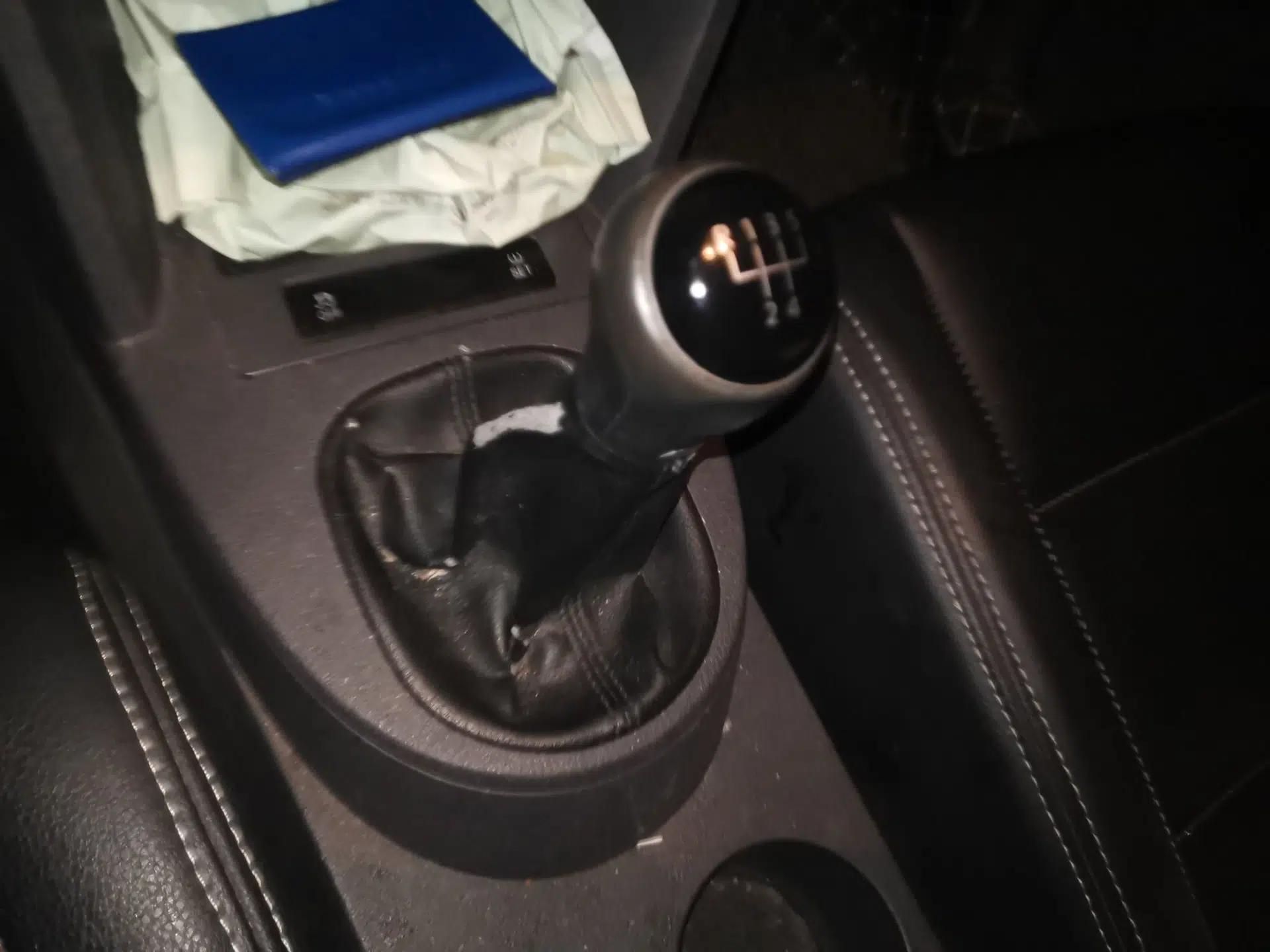 Volkswagen Touran 2013 1.4T Manual Fashion Edition 5 Seats — миниатюра 15