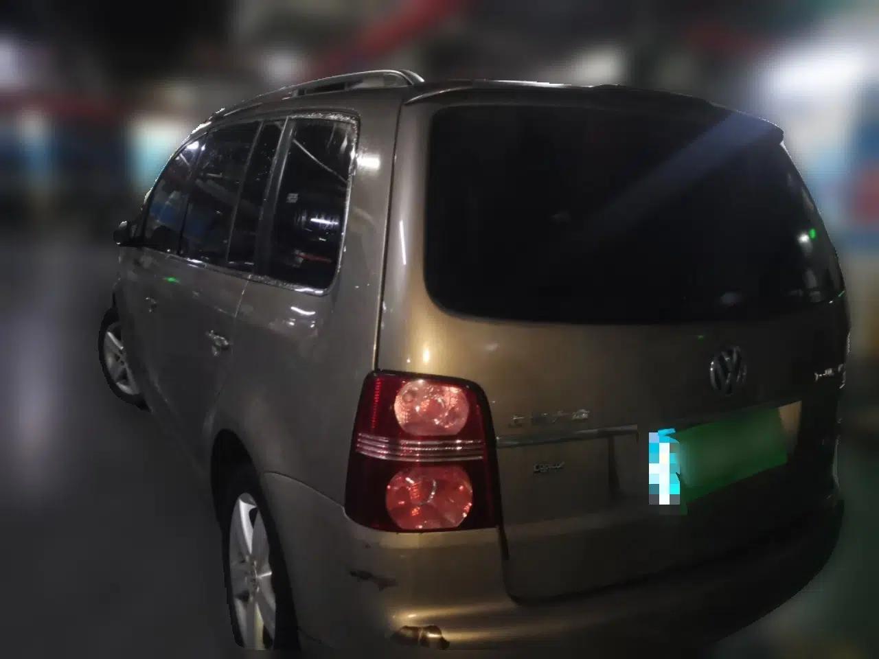 Volkswagen Touran 2013 1.4T Manual Fashion Edition 5 Seats — миниатюра 4