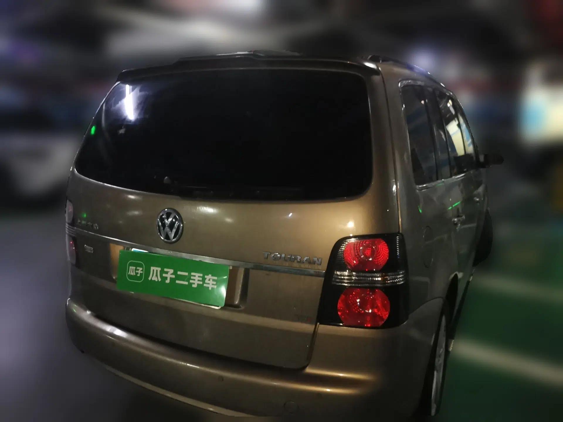 Volkswagen Touran 2013 1.4T Manual Fashion Edition 5 Seats — миниатюра 6