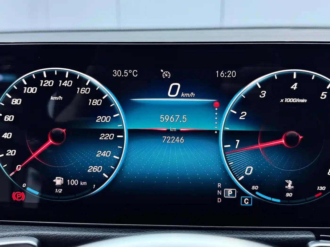 Mercedes-Benz GLB 2021 Fashion Edition — миниатюра 15