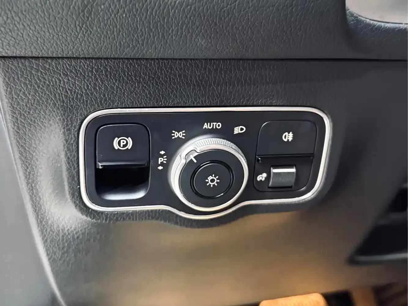 Mercedes-Benz GLB 2021 Fashion Edition — миниатюра 23