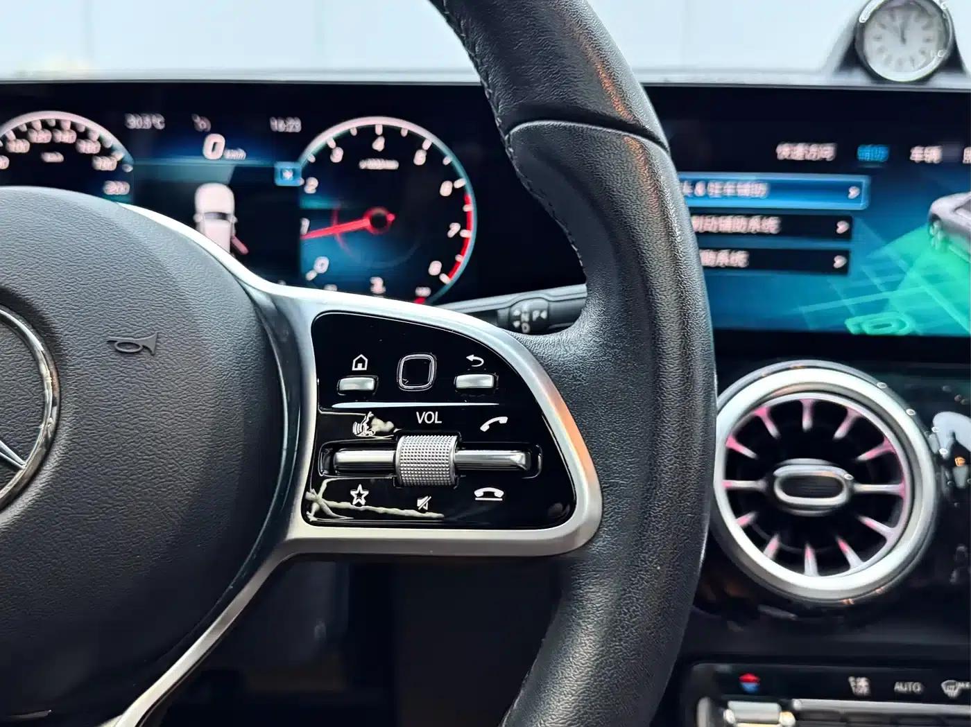 Mercedes-Benz GLB 2021 Fashion Edition — миниатюра 27