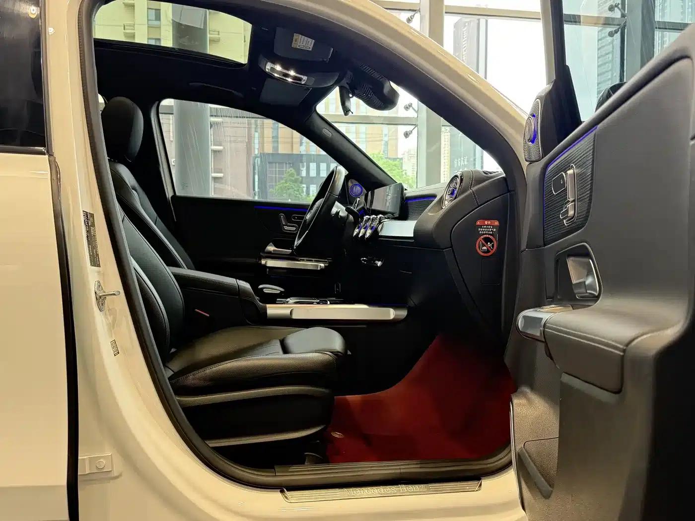 2023 Mercedes-Benz GLB 220 4MATIC — миниатюра 12