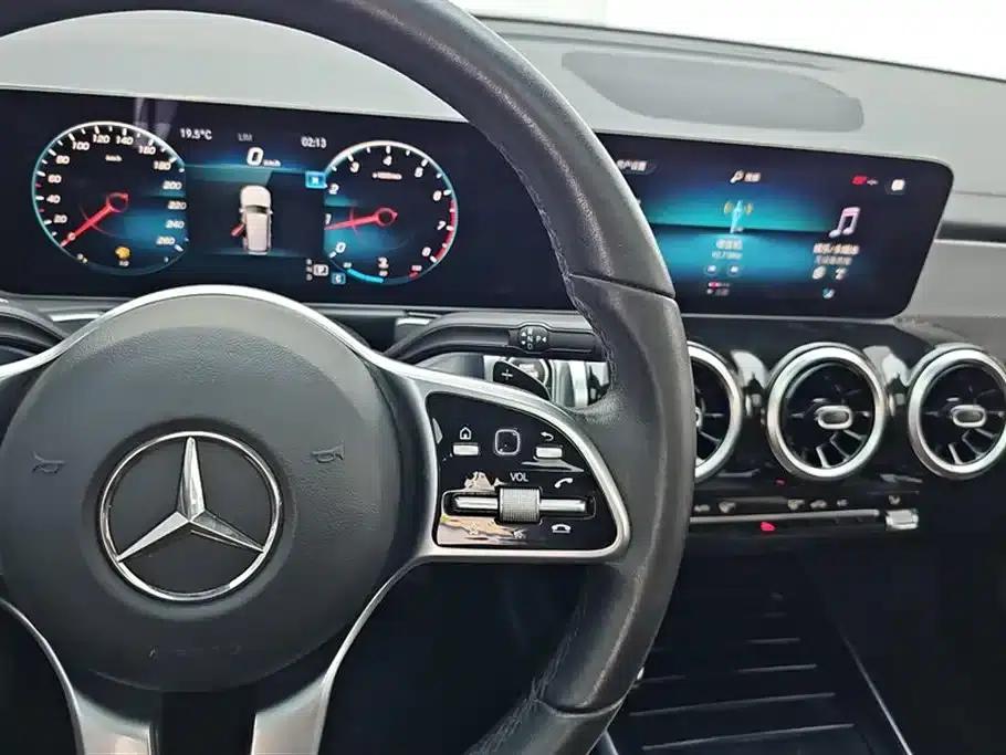 2020 Mercedes-Benz GLB 180 Fashion Edition — миниатюра 16