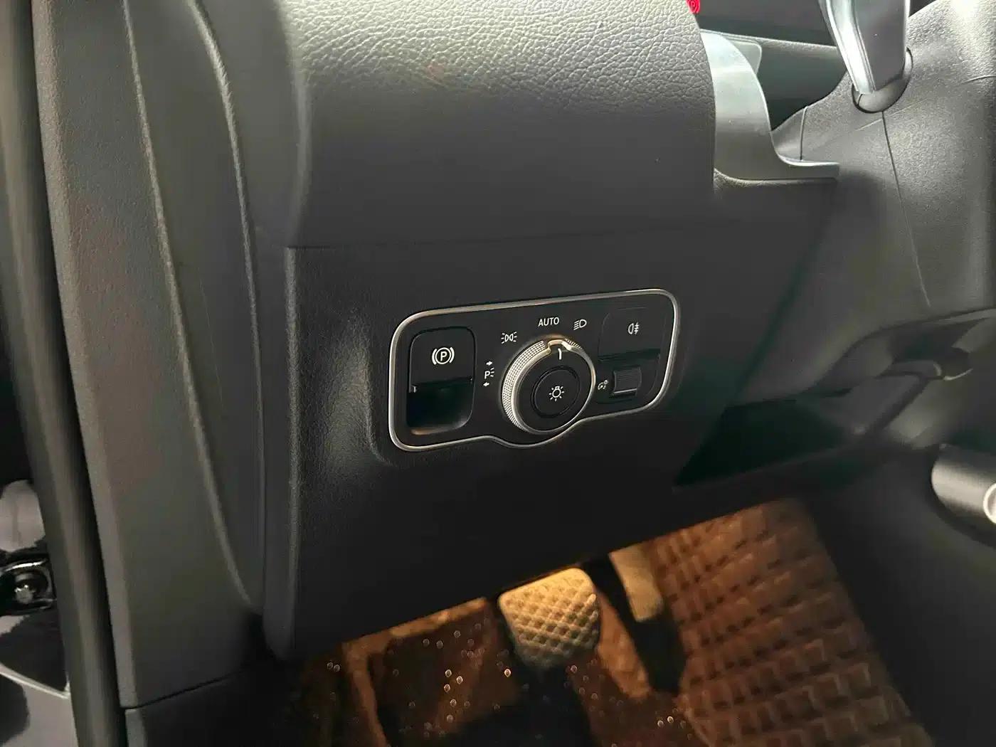 2023 Mercedes-Benz GLB 200 Dynamic — миниатюра 15