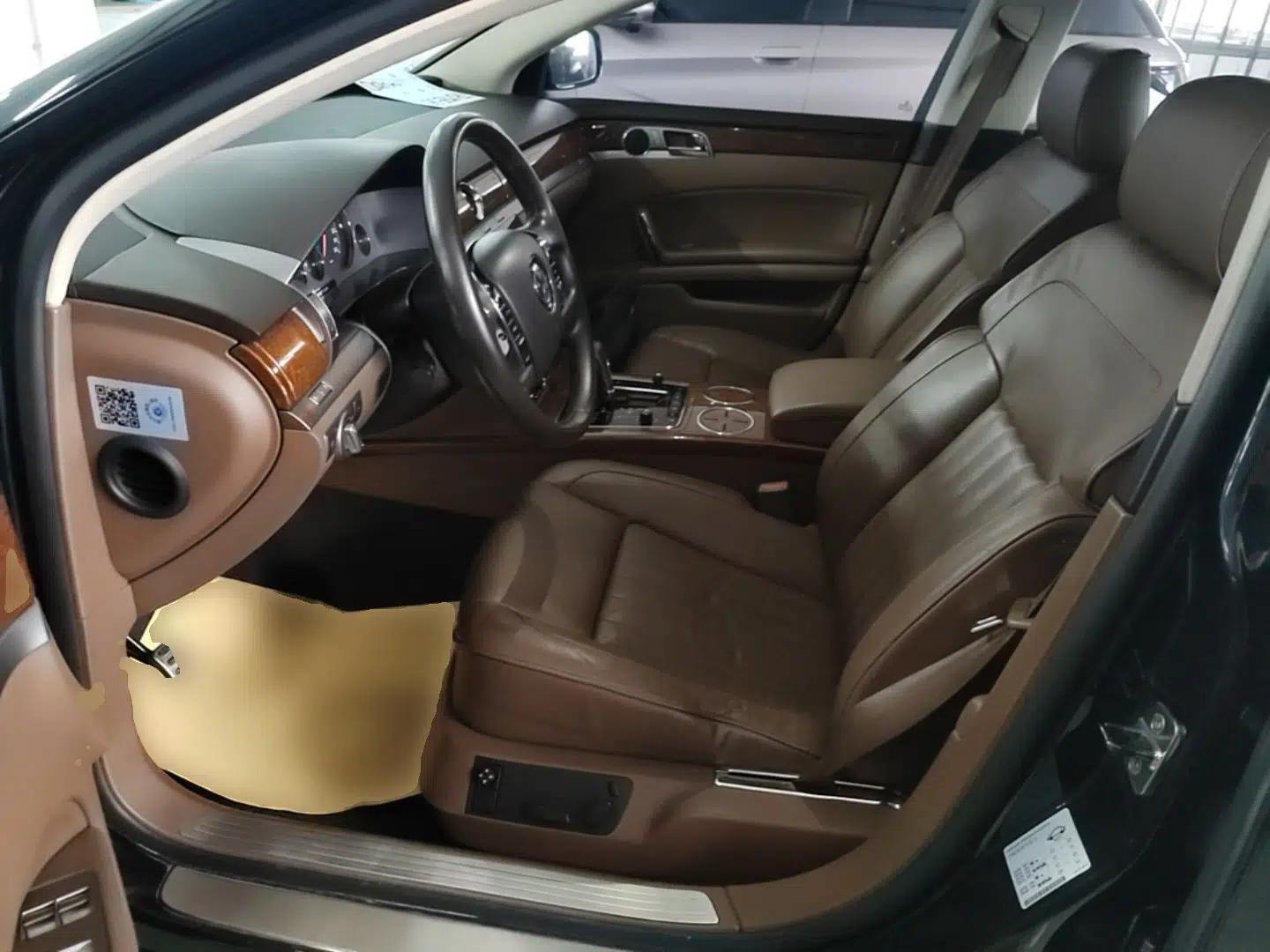 Volkswagen Phaeton 2014 3.0L Business Model — миниатюра 17