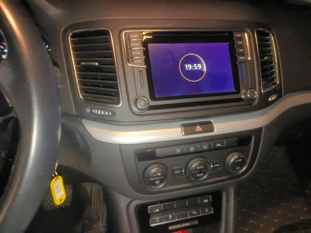 Volkswagen Sharan 2018 380TSI Comfort Edition 7-Seater — миниатюра 14