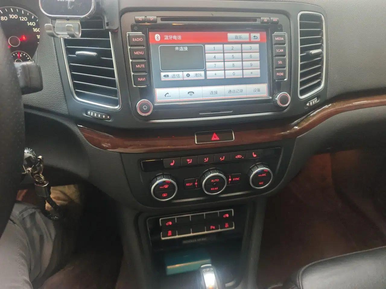 Volkswagen Sharan 2013 1.8TSI Comfort Model — миниатюра 14