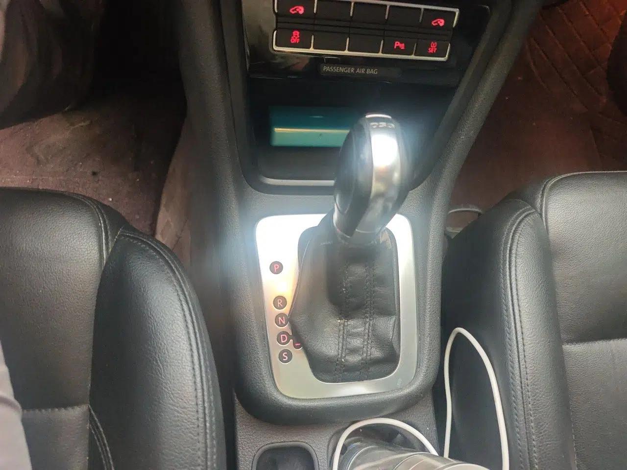 Volkswagen Sharan 2013 1.8TSI Comfort Model — миниатюра 15
