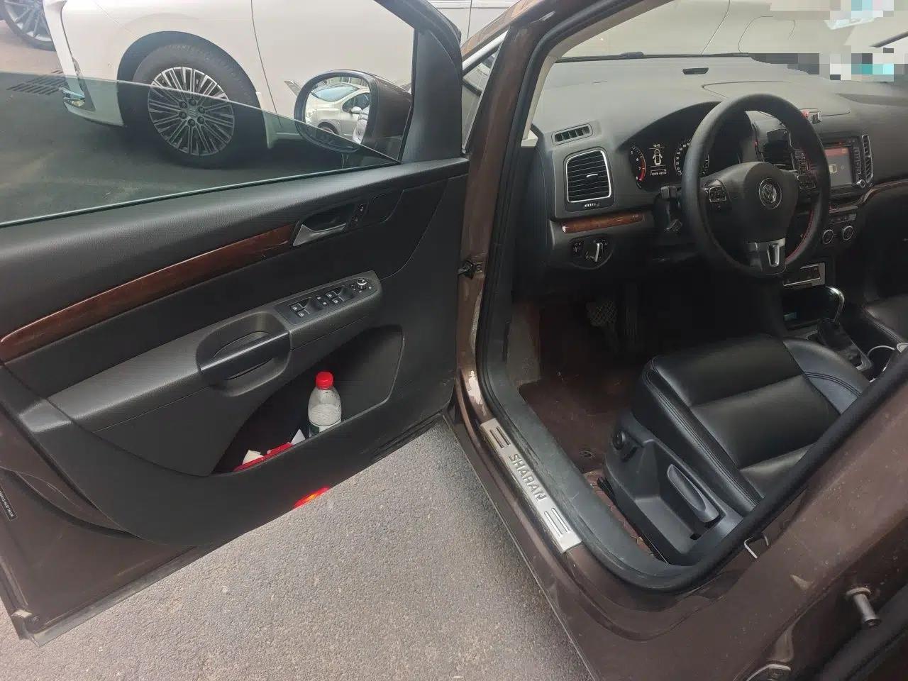 Volkswagen Sharan 2013 1.8TSI Comfort Model — миниатюра 17