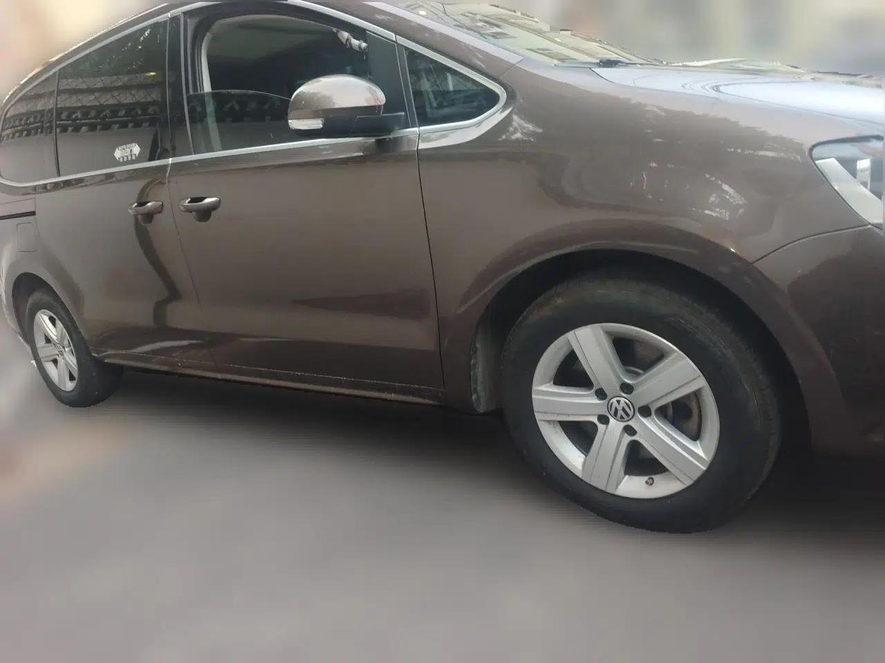 Volkswagen Sharan 2013 1.8TSI Comfort Model — миниатюра 3