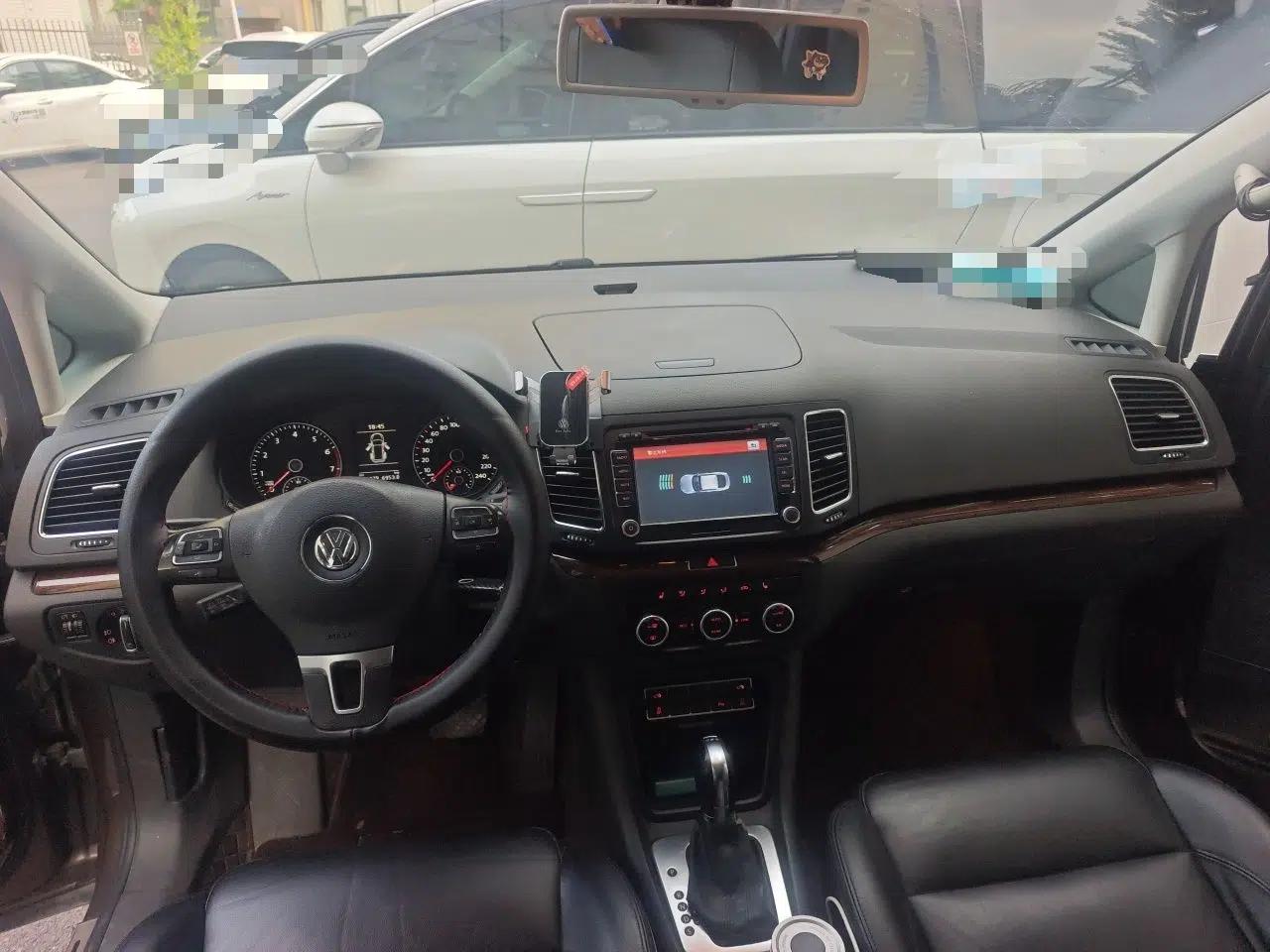 Volkswagen Sharan 2013 1.8TSI Comfort Model — миниатюра 10