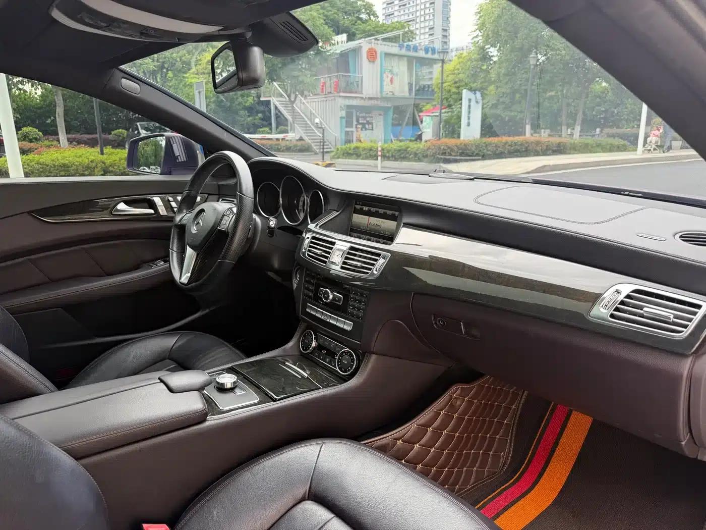 2012 Mercedes-Benz CLS 300 CGI — миниатюра 11