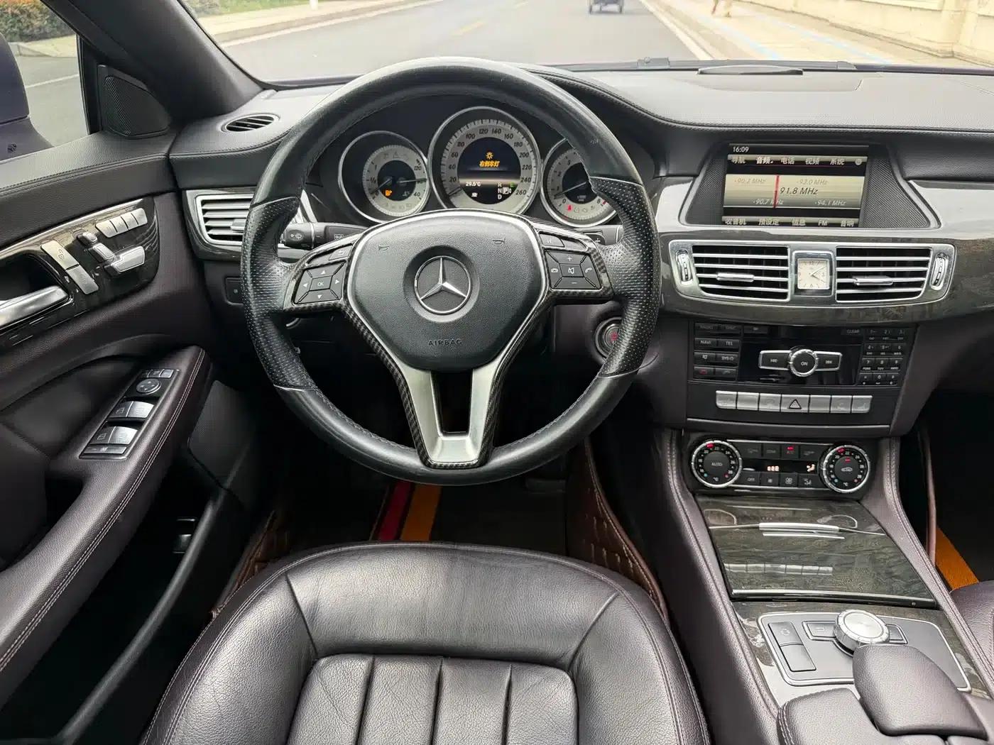 2012 Mercedes-Benz CLS 300 CGI — миниатюра 9