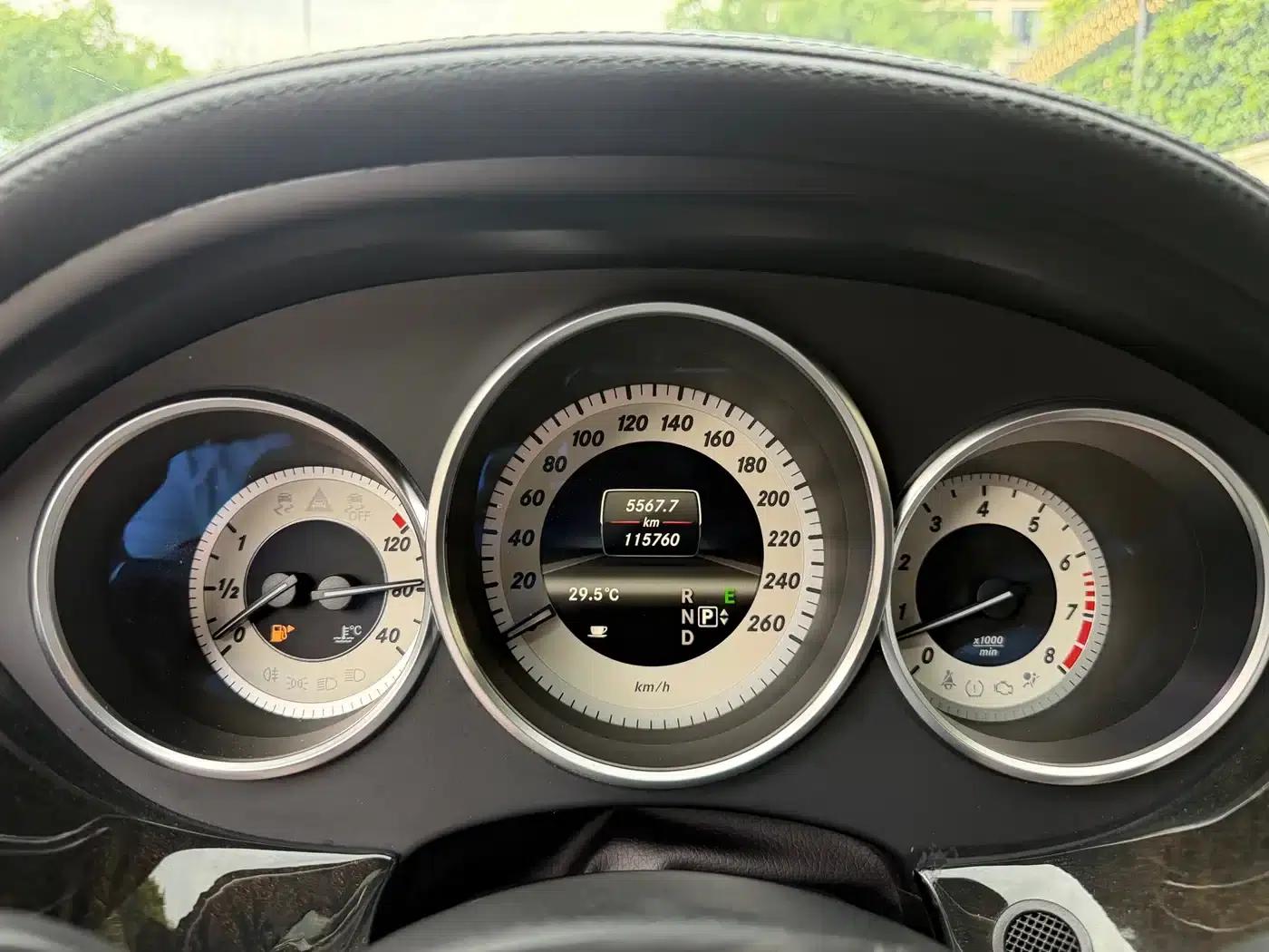 2012 Mercedes-Benz CLS 300 CGI — миниатюра 10