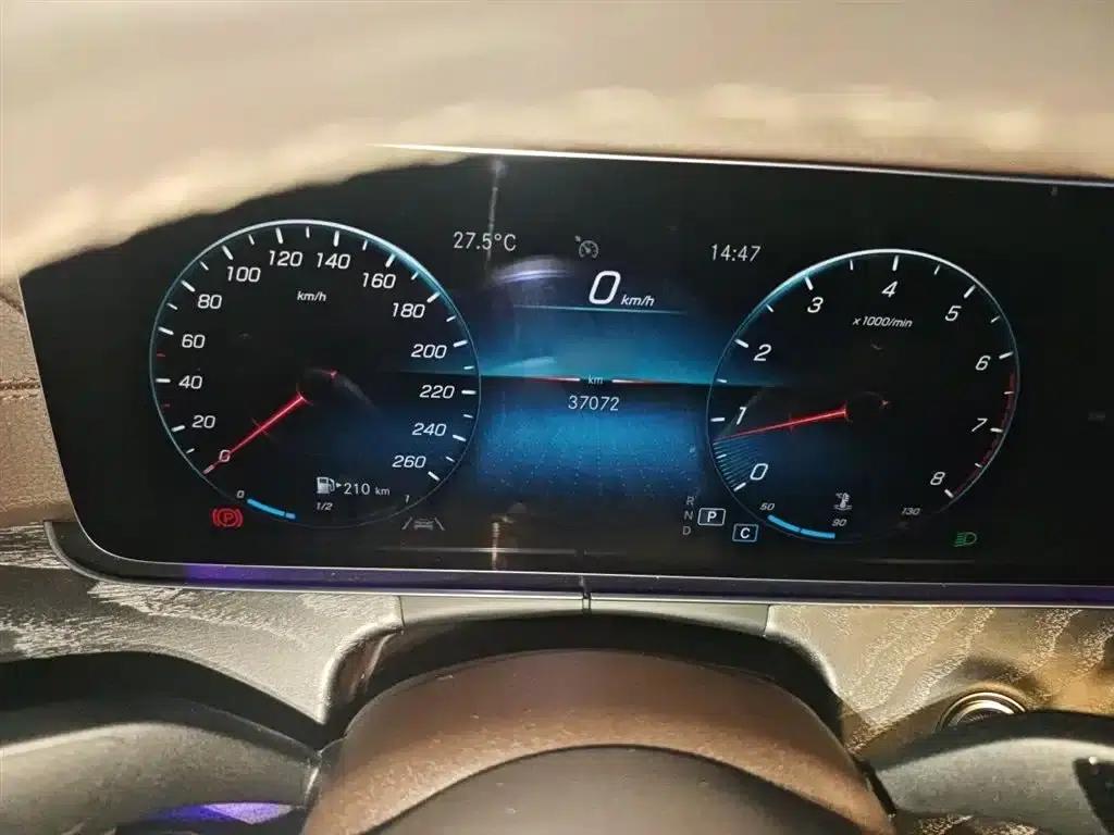 Mercedes-Benz CLS 2021 CLS 300 Luxury — миниатюра 4