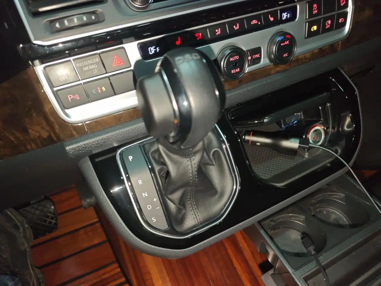 Volkswagen Multivan 2018 2.0 TSI 4x4 Prestige Edition 7-Seater — миниатюра 15