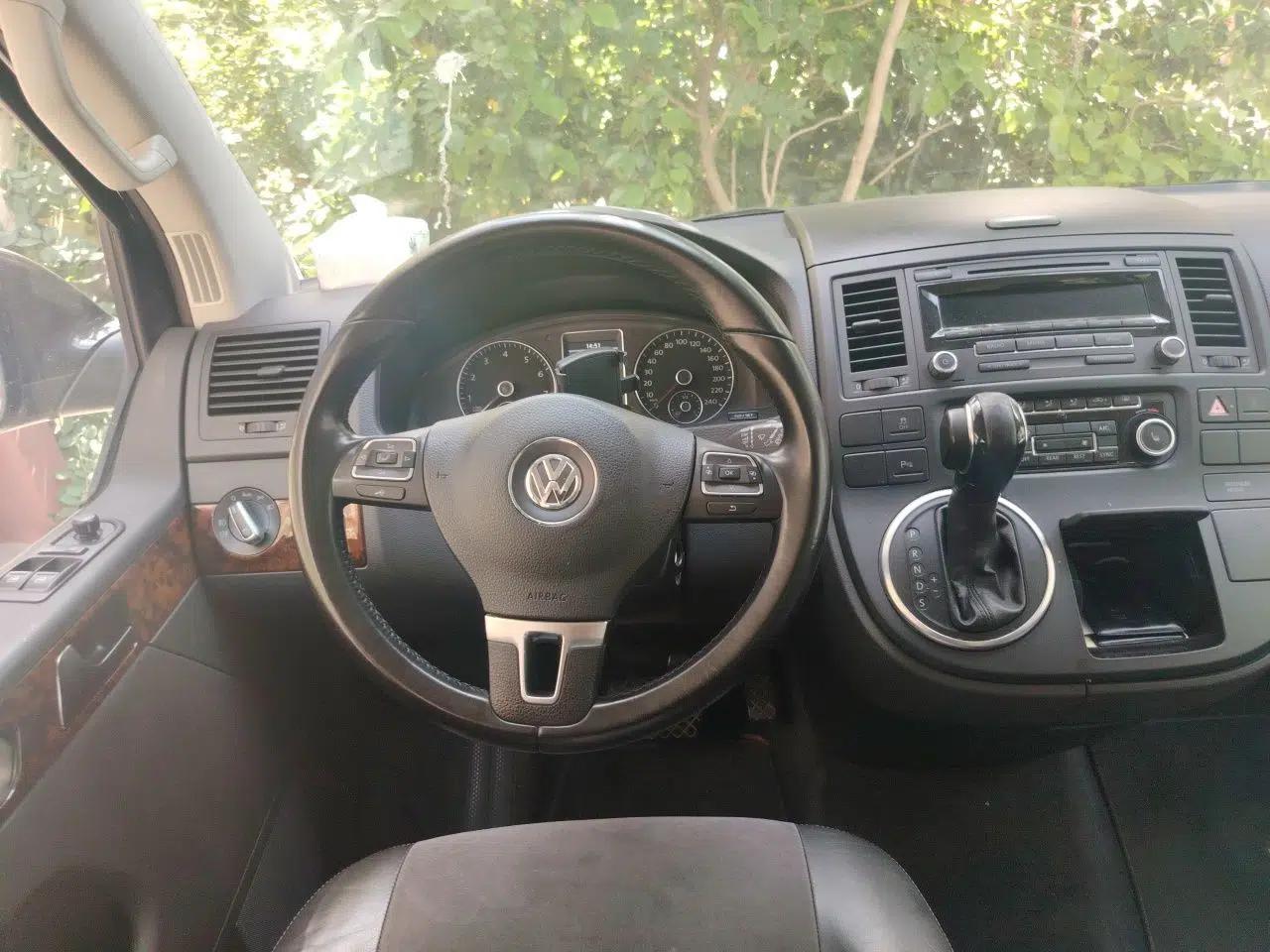 Volkswagen Multivan 2012 2.0 TSI Two-Wheel Drive Business Edition — миниатюра 11