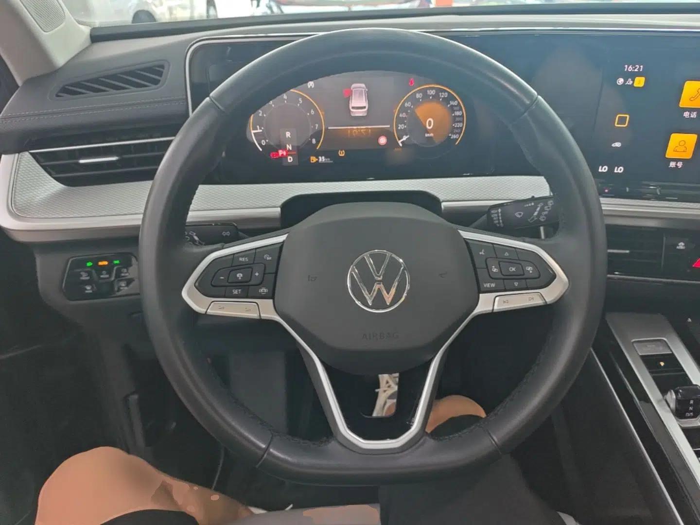 Volkswagen Tavendor 2023 330TSI Luxury Touring Edition — миниатюра 14