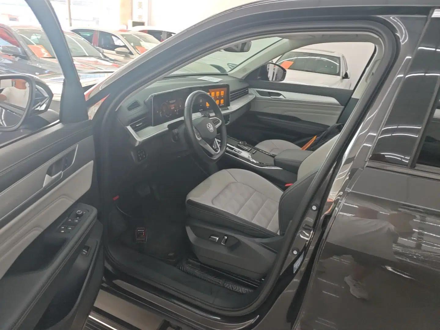 Volkswagen Tavendor 2023 330TSI Luxury Touring Edition — миниатюра 18