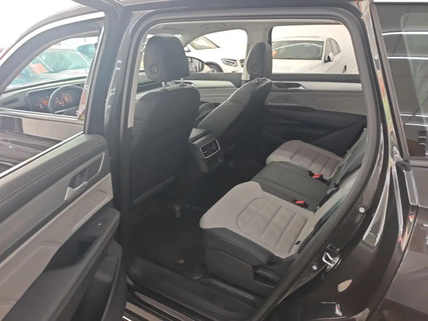 Volkswagen Tavendor 2023 330TSI Luxury Touring Edition — миниатюра 20