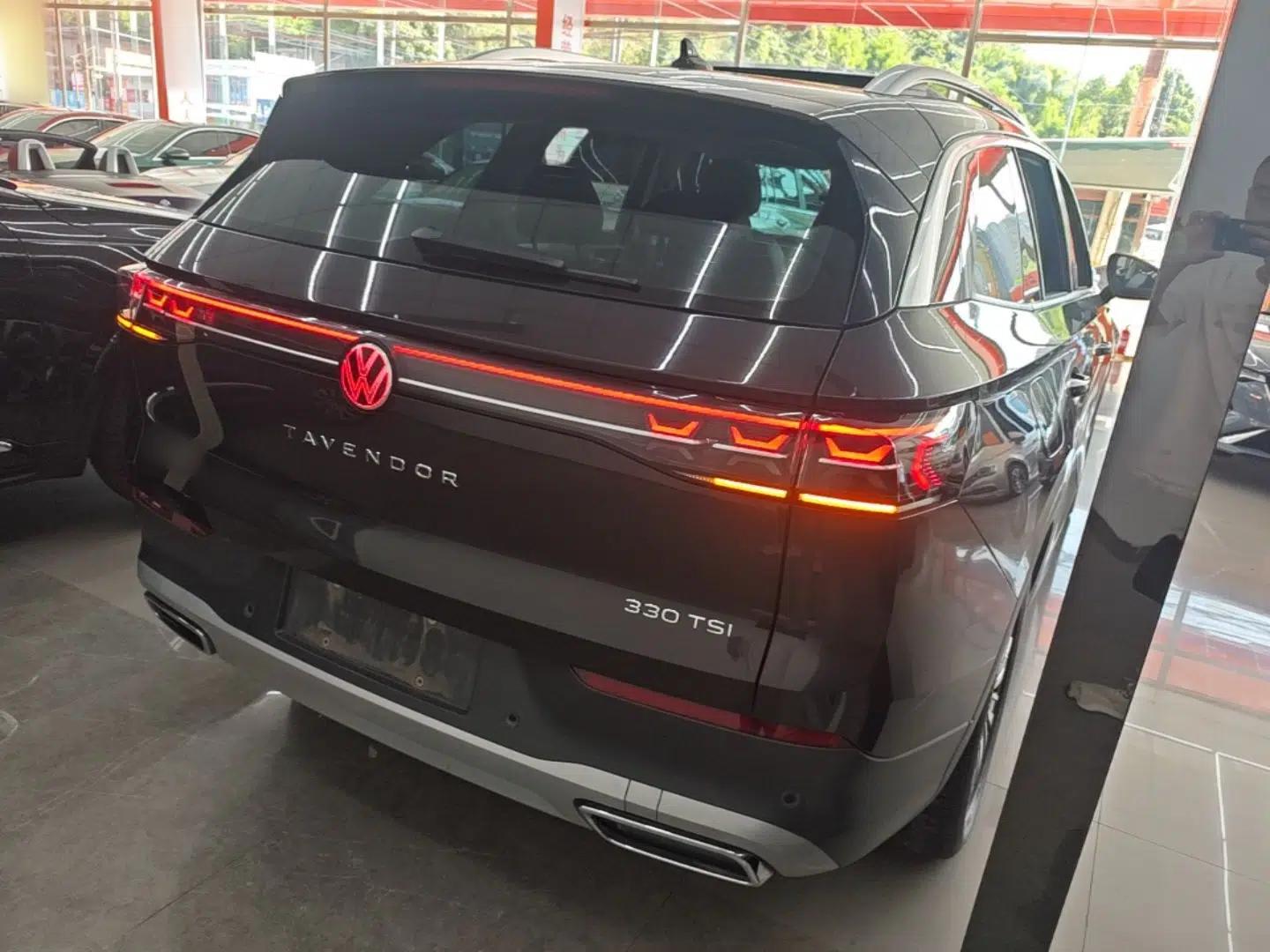 Volkswagen Tavendor 2023 330TSI Luxury Touring Edition — миниатюра 6