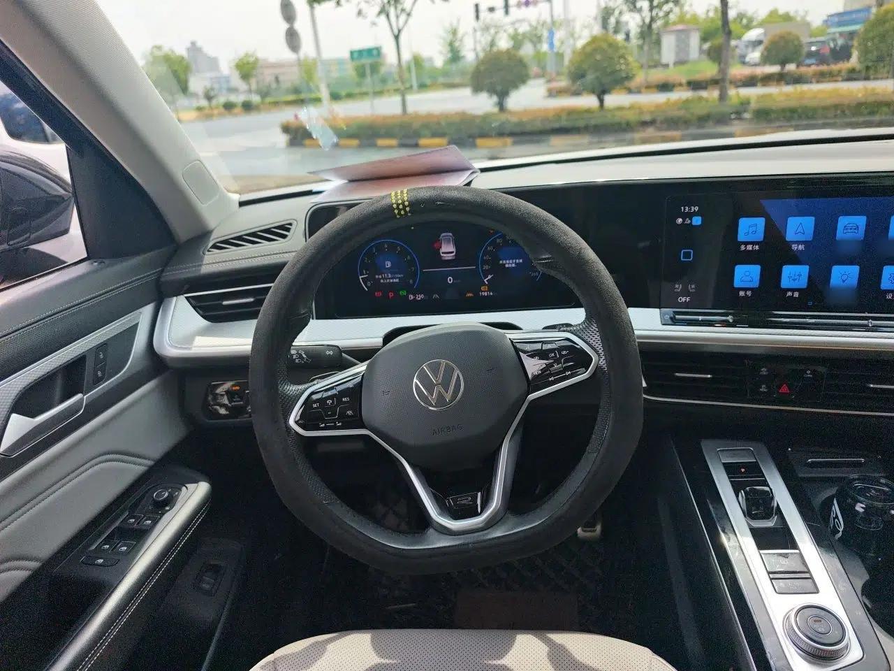 Volkswagen Tavendor 2023 380TSI Four-Wheel Drive R-Line Cruise Edition — миниатюра 11