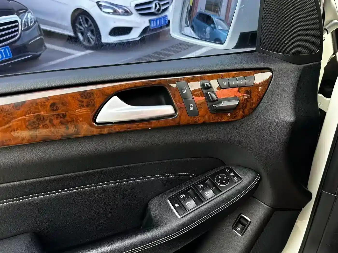 Mercedes-Benz M-Class 2012 ML 350 Luxury — миниатюра 18