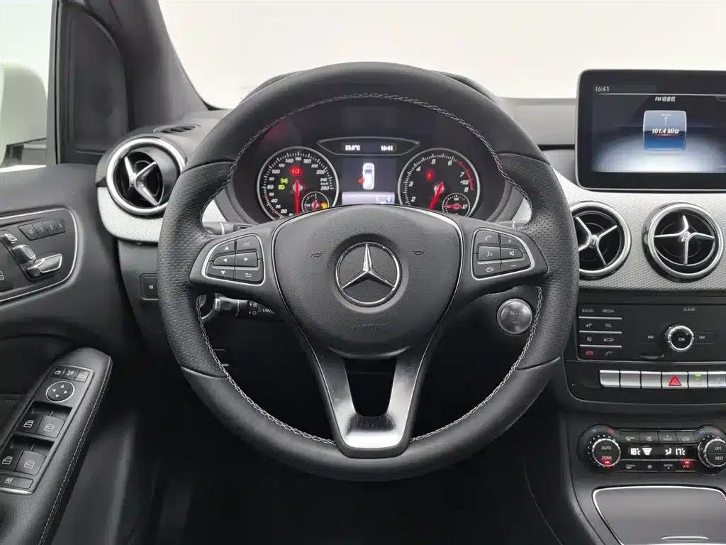 Mercedes-Benz B-Class 2019 B 200 Fashion Edition — миниатюра 11