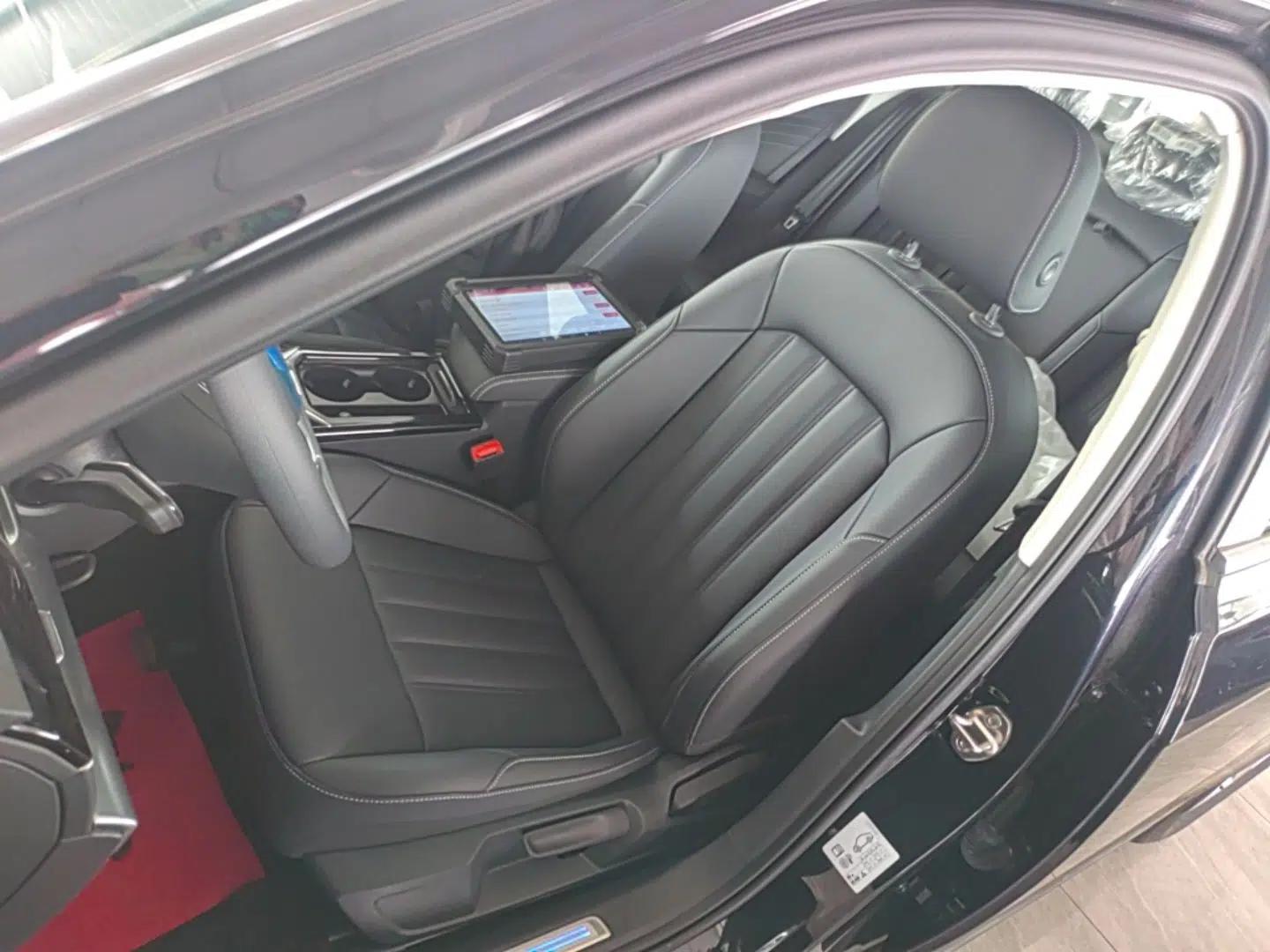 Volkswagen Passat New Energy 2025 430 PHEV Hybrid Business Edition — миниатюра 18