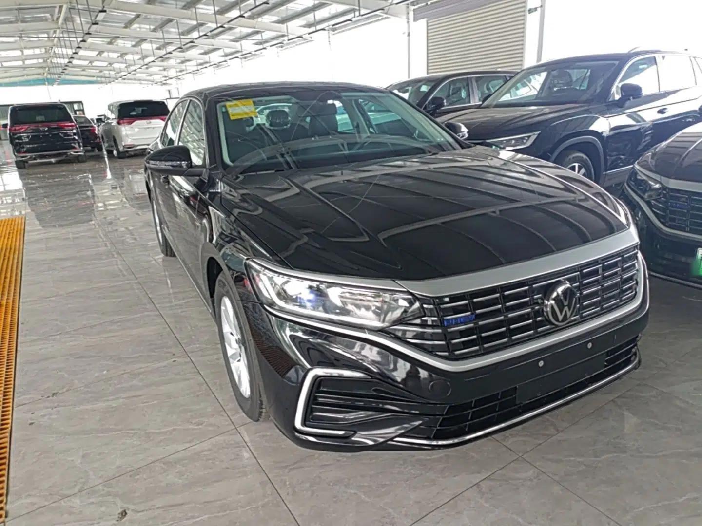 Volkswagen Passat New Energy 2025 430 PHEV Hybrid Business Edition — миниатюра 3