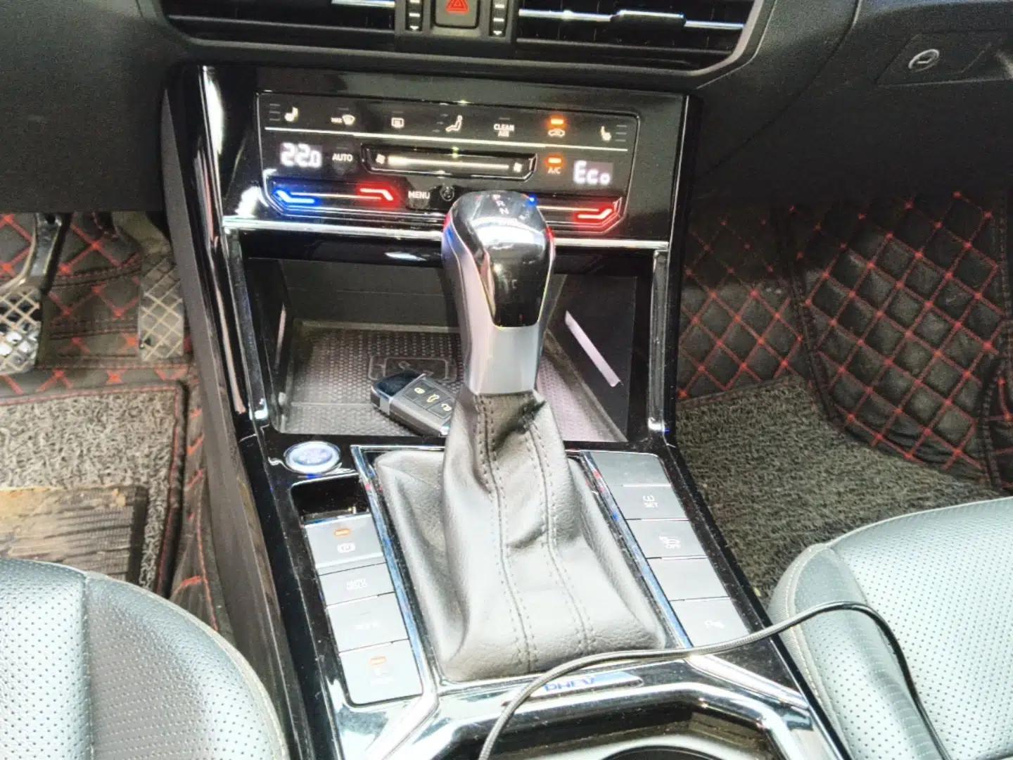 Volkswagen Passat New Energy 2020 430 PHEV Hybrid Luxury Edition China VI Standard — миниатюра 16