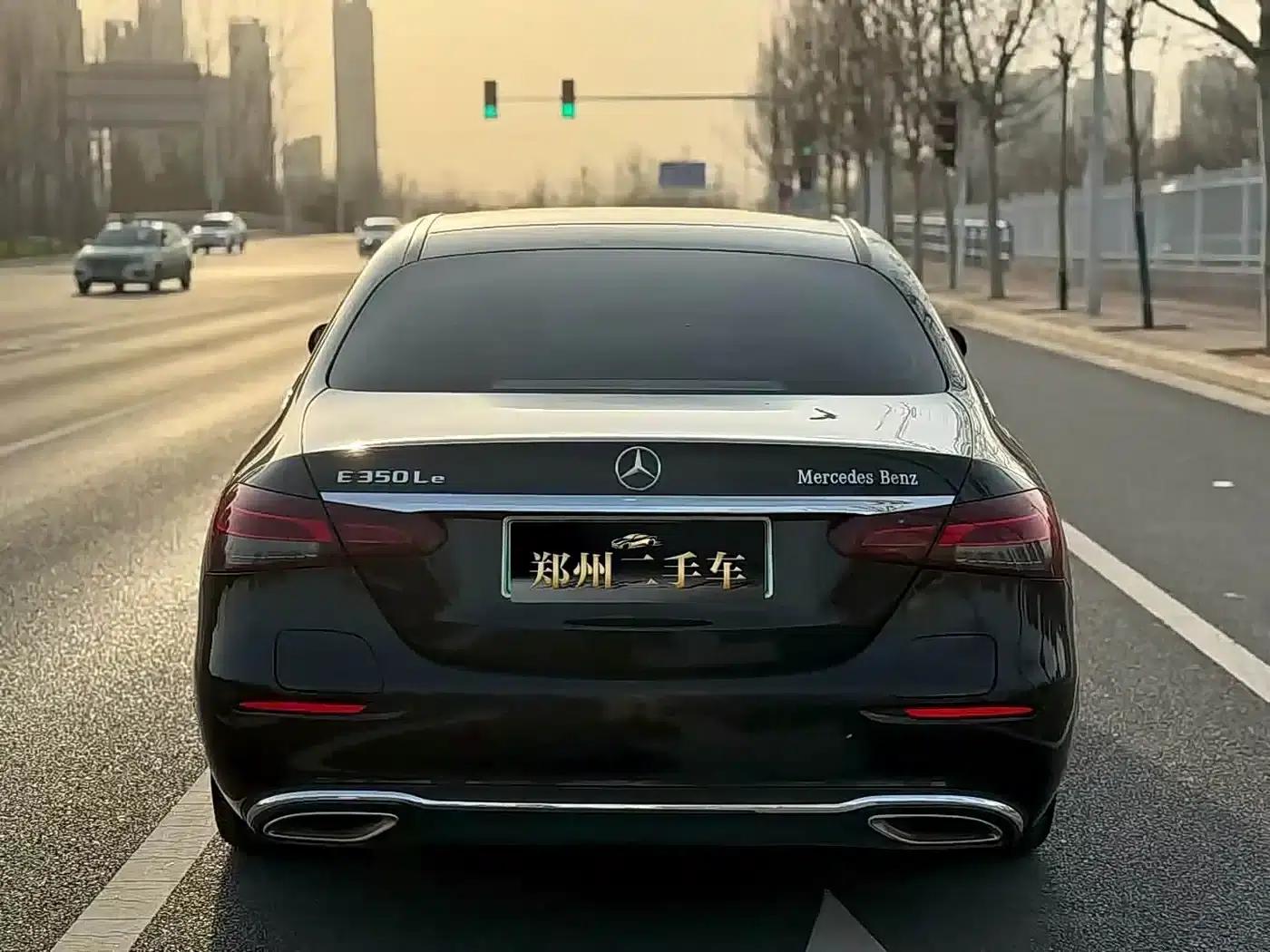Mercedes-Benz E-Class PHEV 2022 E 350 e L Plug-in Hybrid Sedan — миниатюра 16