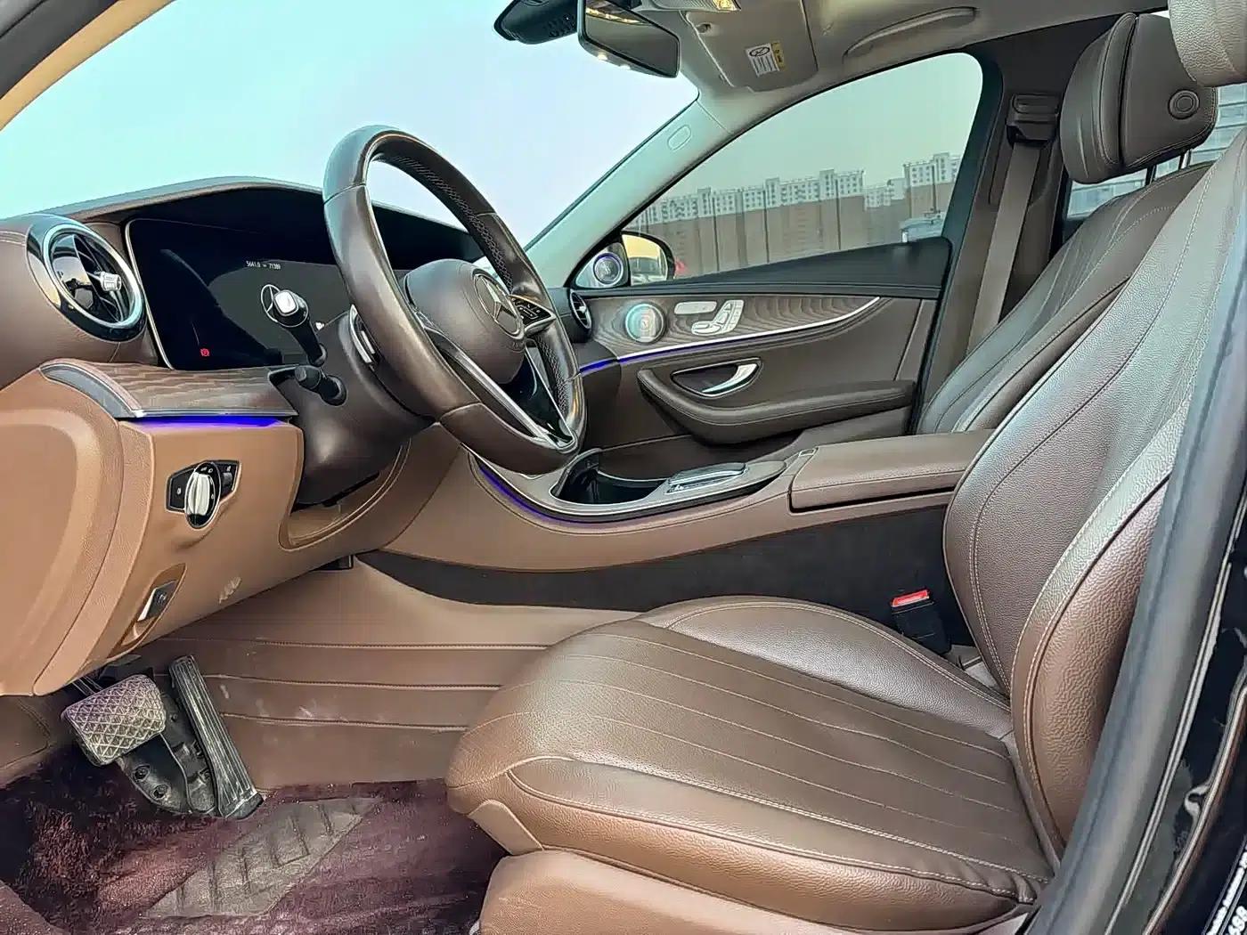 Mercedes-Benz E-Class PHEV 2022 E 350 e L Plug-in Hybrid Sedan — миниатюра 4