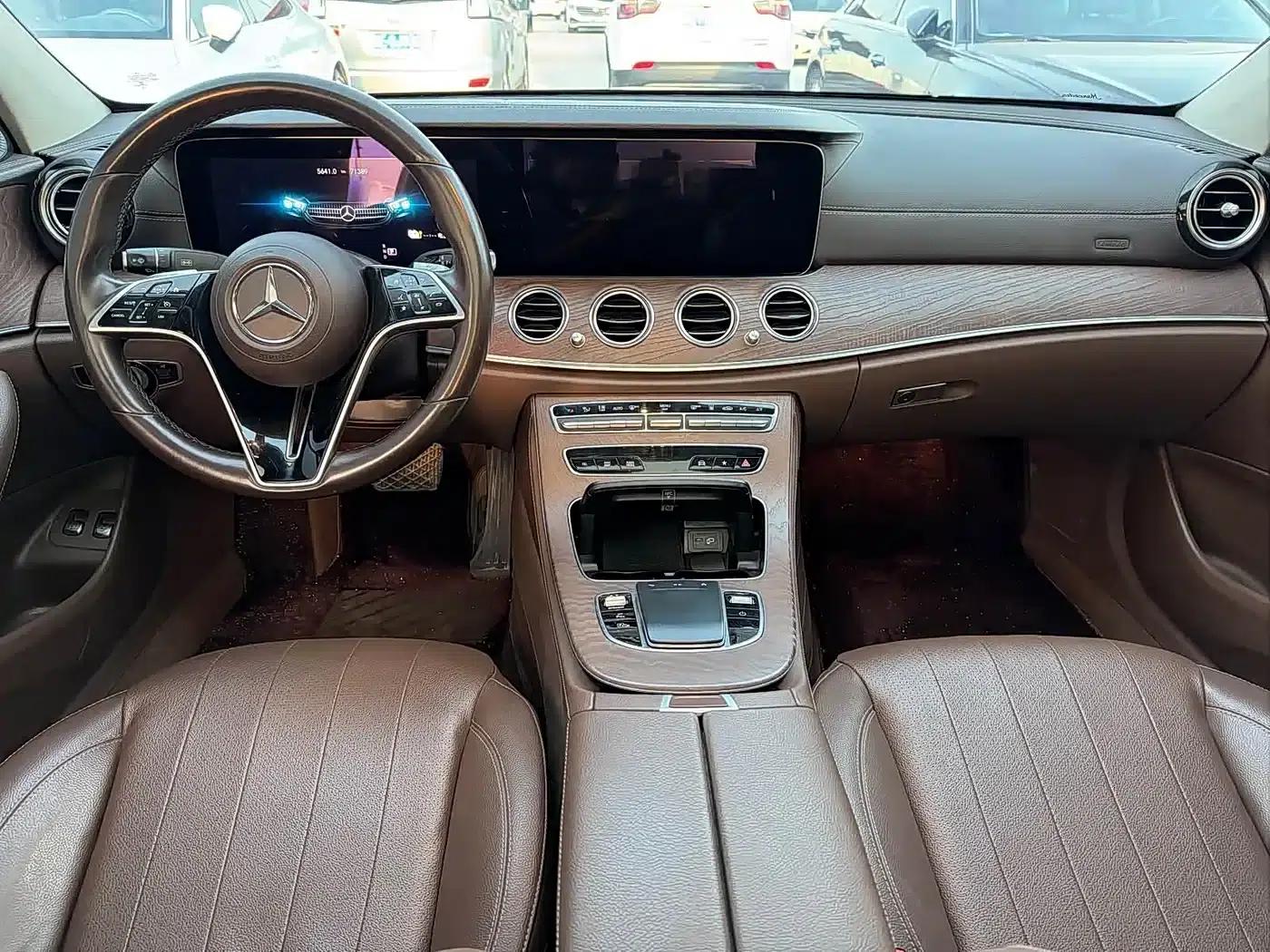 Mercedes-Benz E-Class PHEV 2022 E 350 e L Plug-in Hybrid Sedan — миниатюра 9