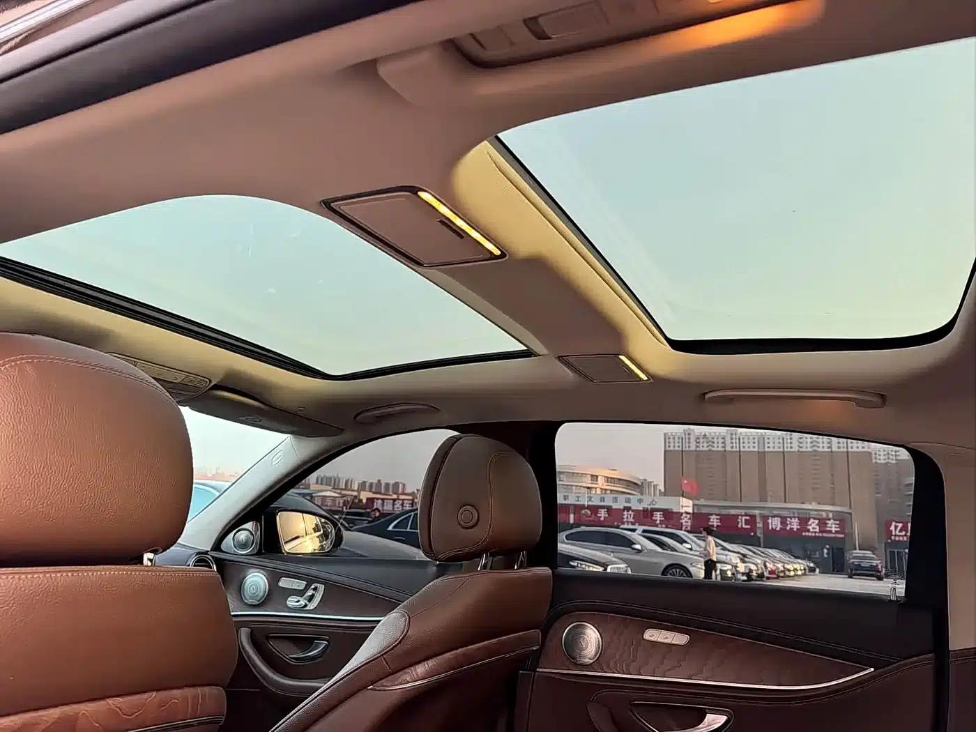 Mercedes-Benz E-Class PHEV 2022 E 350 e L Plug-in Hybrid Sedan — миниатюра 10