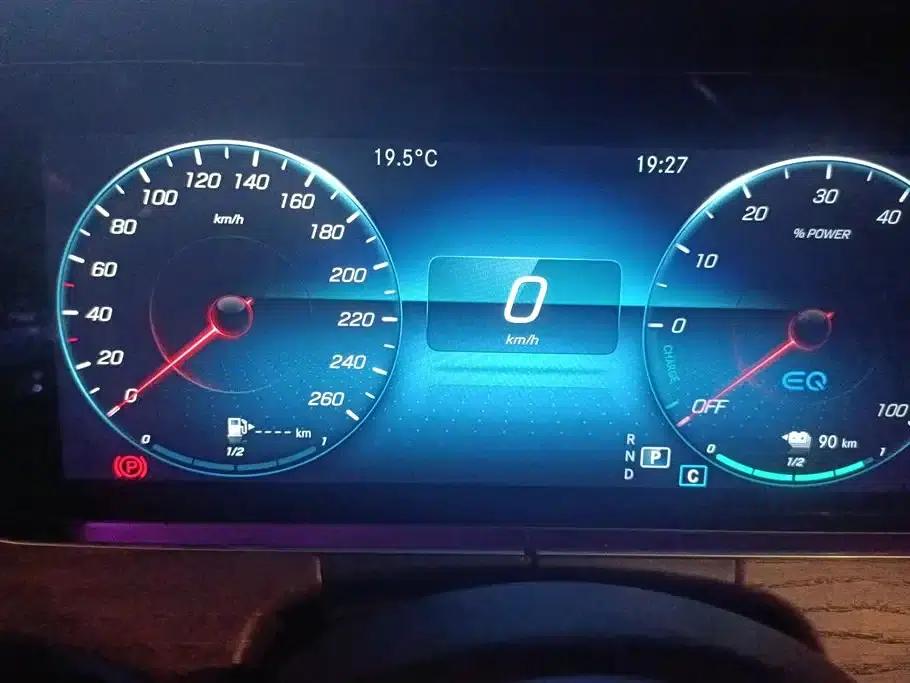Mercedes-Benz E-Class PHEV 2022 Facelift E 350 e L Plug-in Hybrid Sedan — миниатюра 14